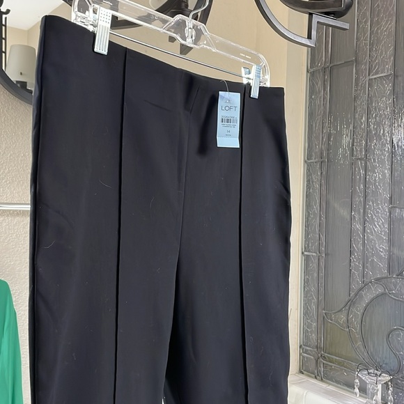 LOFT NEW with Tags cropped Flare Black Pants . Size 14 P - Picture 4 of 9